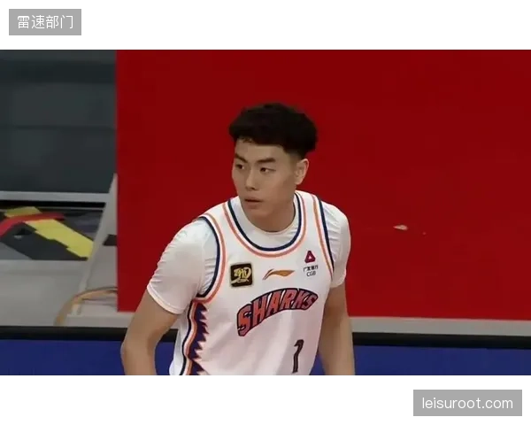 李添荣以近六成的三分命中率领跑联盟，成为上海队外线最稳定的高炮台。
